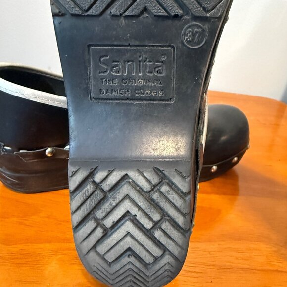 Sanita womens Size 37 Black Leather Clogs With Studded Trim - Picture 7 of 9